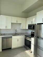 Building Photo - 500 Pico Terrace