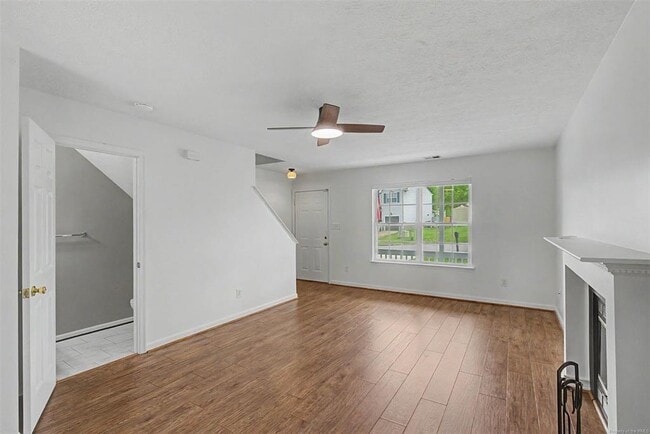 Building Photo - 304 Brittania Dr