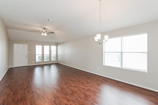 Building Photo - 16014 Pin Oak Ridge St