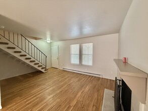 Building Photo - 3101 Azalea Dr