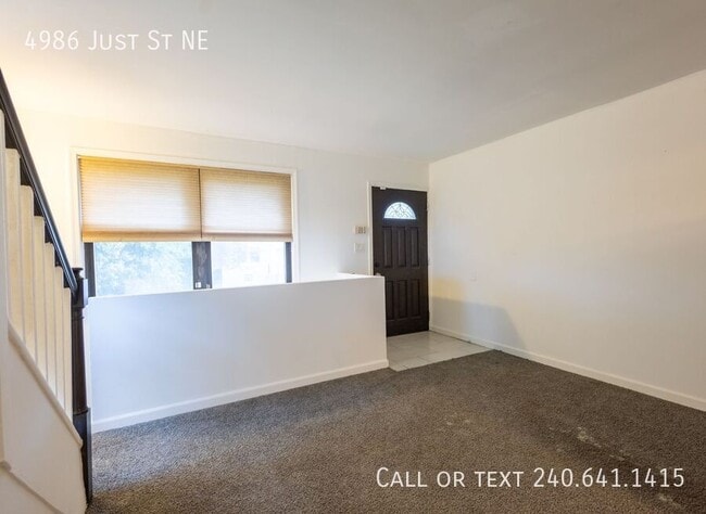 Foto del edificio - 4986 Just St NE