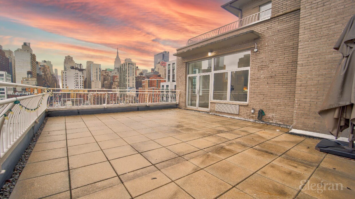 Primary Photo - 446 W 38th St