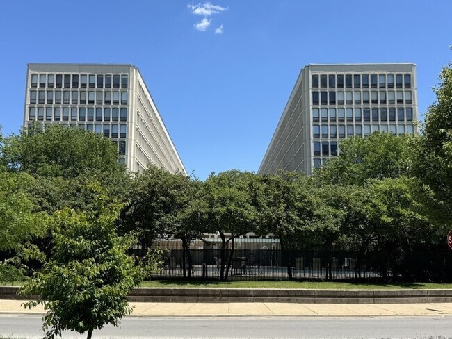 Foto del edificio - 1450 E 55th Pl