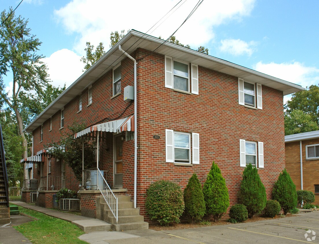 Building Photo - 3603 Kanawha Ave SE