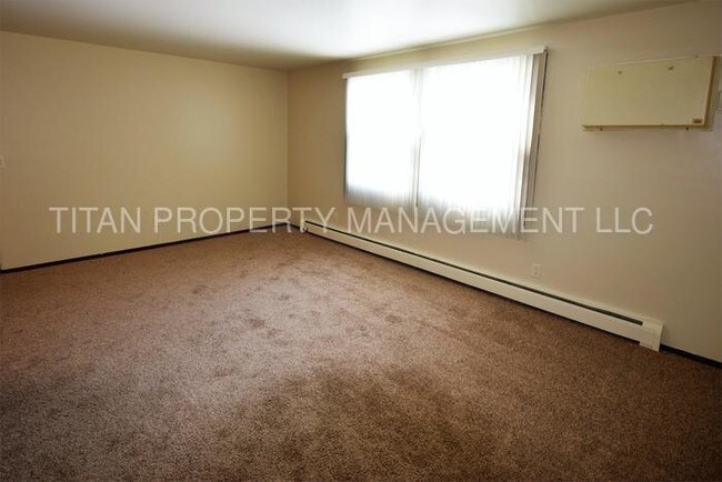 Building Photo - 314 Cherry Ln