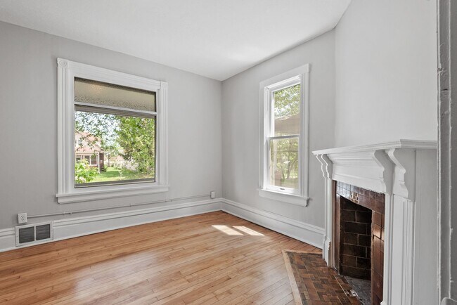 Foto del edificio - 3624 Bloomington Ave