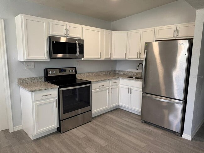 Building Photo - 5605 Cortez Dr