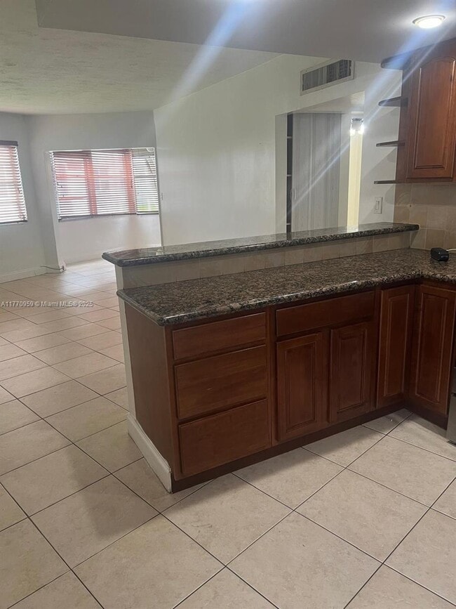 Building Photo - 1663 NE Miami Gardens Dr