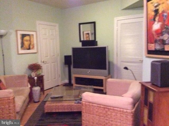 Foto del edificio - 2120 Tysons Executive Ct