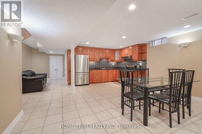 Photo du bâtiment - 62 Kingly Crest Way