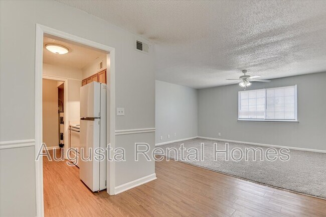 Building Photo - 520 E Buena Vista Ave