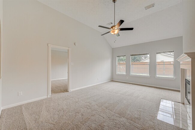 Foto del edificio - 4126 Surreydon Dr