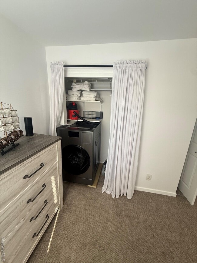 Foto del edificio - 83 Beecher Rd