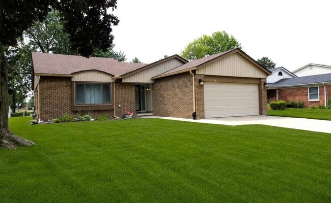 Building Photo - 15158 Congress Dr