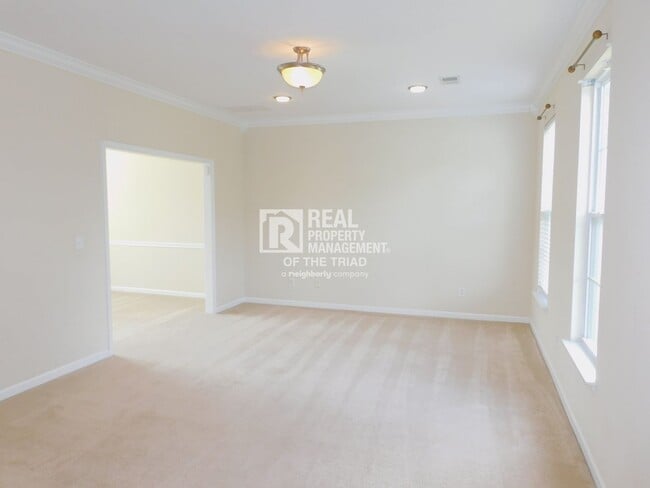 Building Photo - *NW High School* Lovely 4BR/2.5BA Home off...