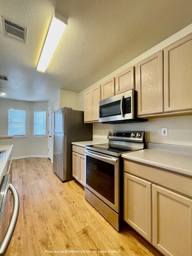 Building Photo - 856 Sagewood Trail