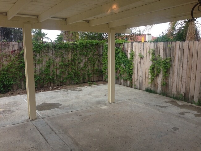 Building Photo - 3Bd/2.5Ba House + Den - 23369 Seafarer Way