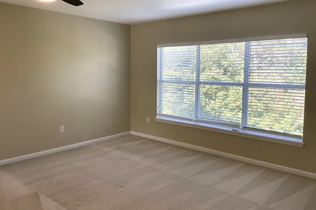 Foto del edificio - 4398 Wilmont Ave