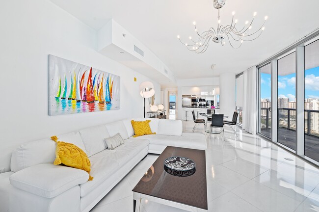 Foto del edificio - 17121 Collins Ave