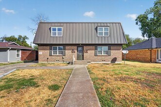 Building Photo - 1805 Randolph Dr