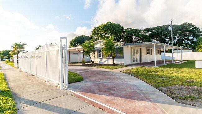 Foto del edificio - 14525 SW 288th St