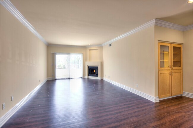Foto del edificio - 10355 Riverside Dr