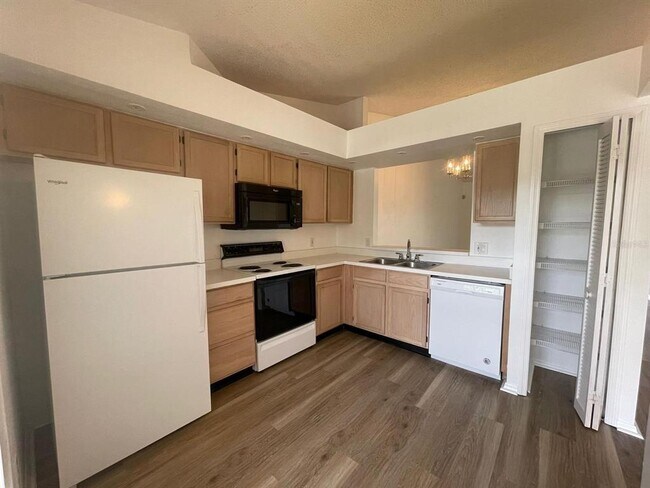 Foto del edificio - 13828 Timberbrooke Dr