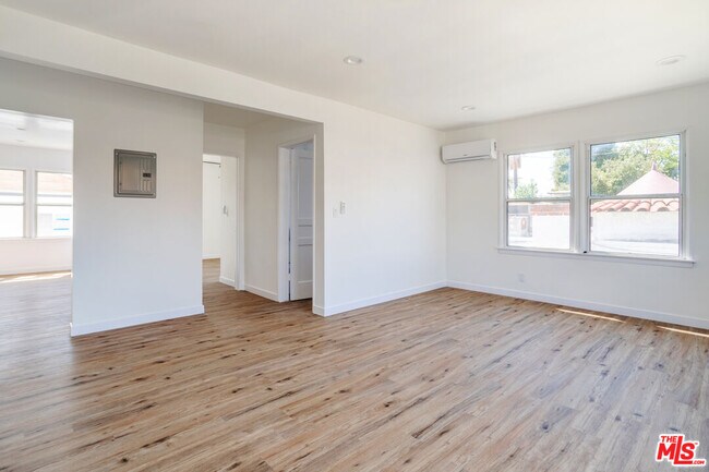 Foto del edificio - 930 E Lexington Dr