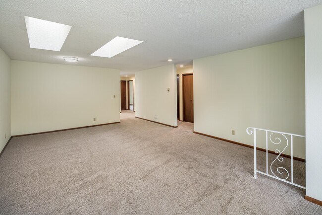 Building Photo - 1333 Beach Ave