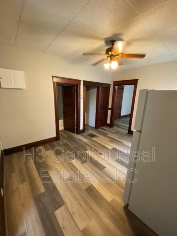 Foto del edificio - 2214 Edison Ave
