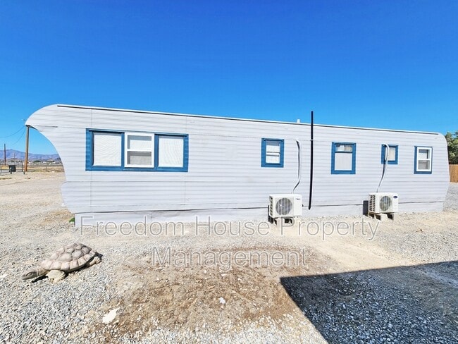 Building Photo - 2220 W Bell Vista Ave