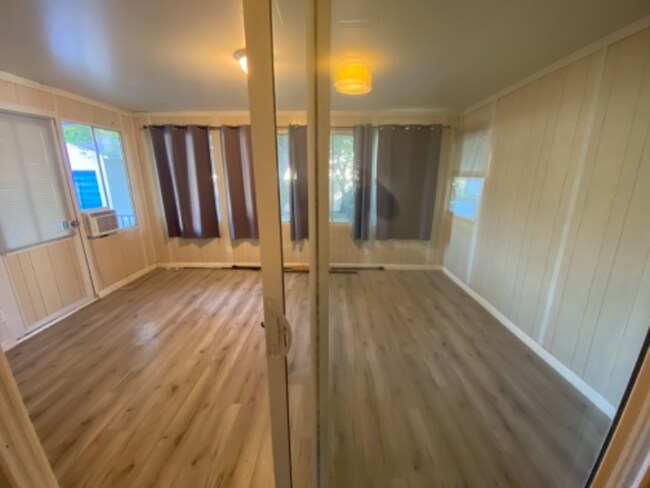 Building Photo - 6112 Carpenter Ave
