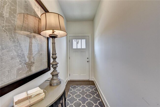 Foto del edificio - 267 Centennial Ridge Dr