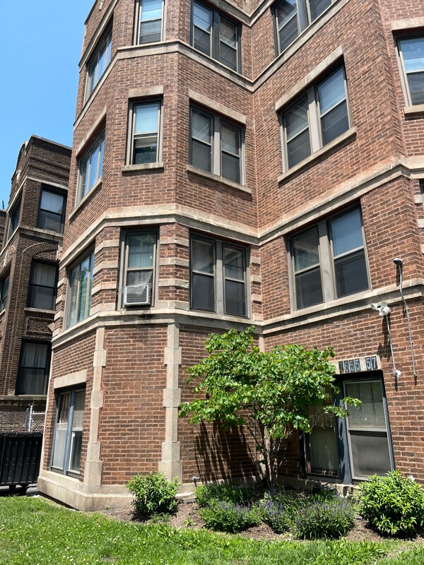 Foto del edificio - 7657 S Coles Ave