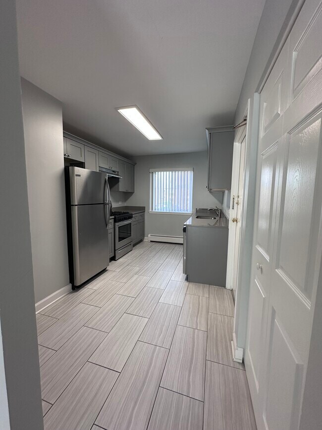 Foto del edificio - Court of Birch and Spruce Apartments