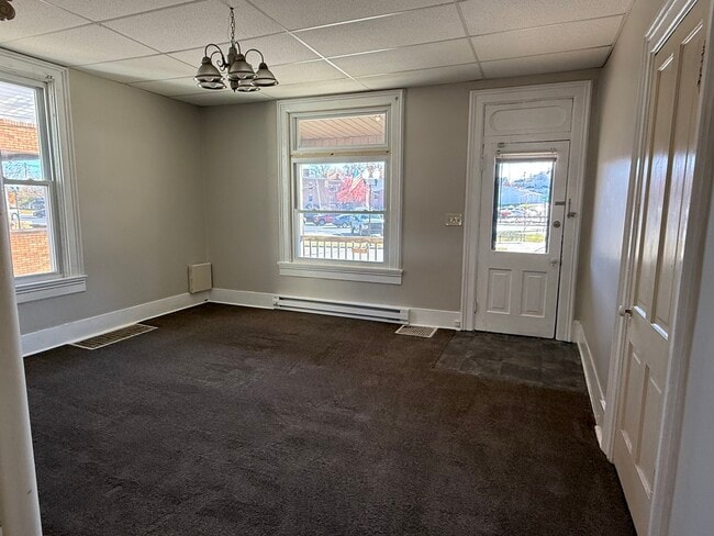 Foto del edificio - 264 W Main St