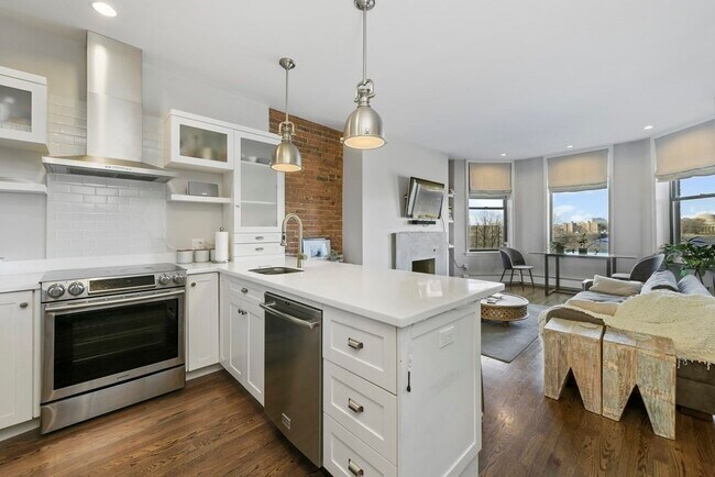 Foto del edificio - 482 Beacon St