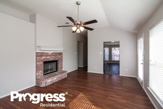 Building Photo - 240 Amherst Dr