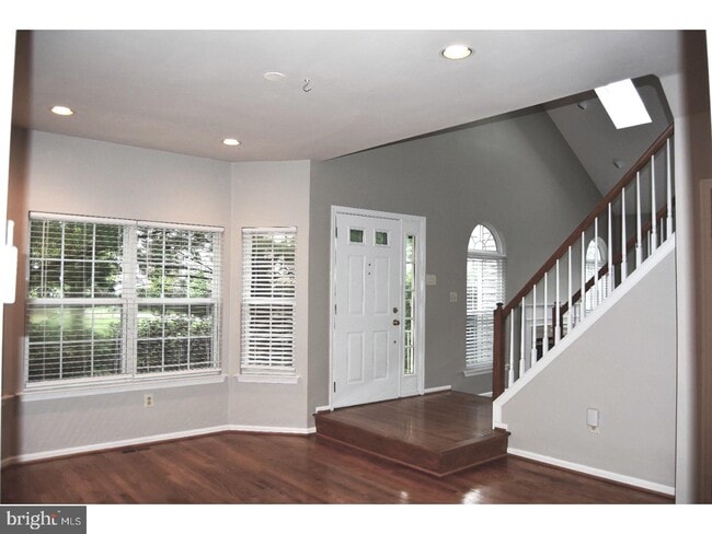 Building Photo - 339 Fieldstone Dr