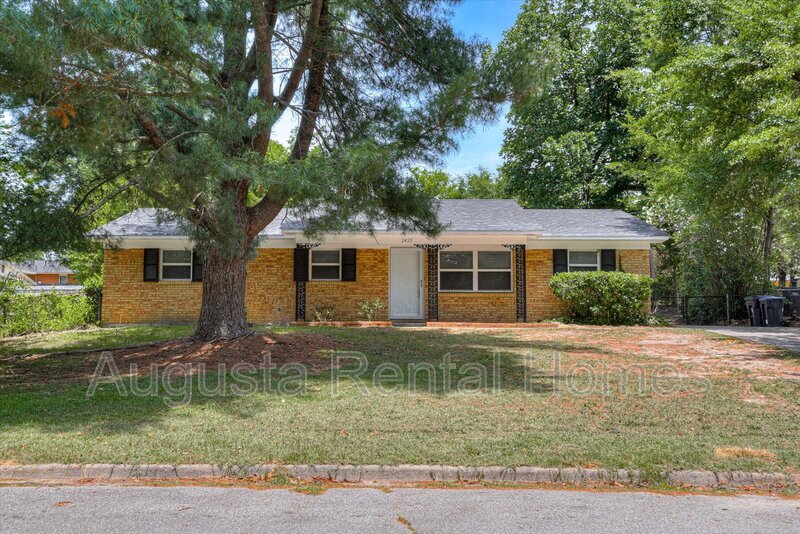 Primary Photo - 2425 Birdie Dr