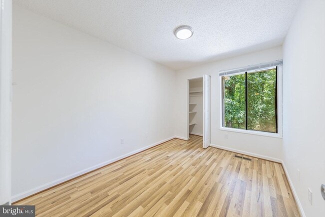 Foto del edificio - 2232 Southgate Square