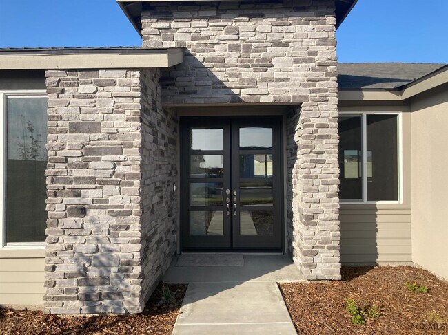 Building Photo - 7916 Linden Tree Ave