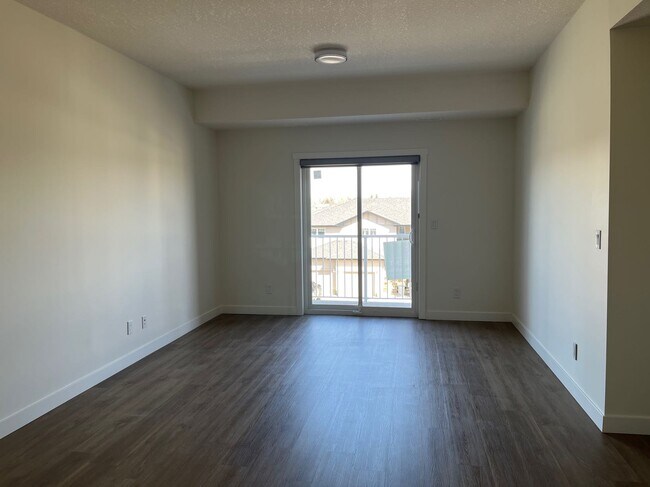 Building Photo - 0 Bed 0 Bath Unit in Ponoka, AB