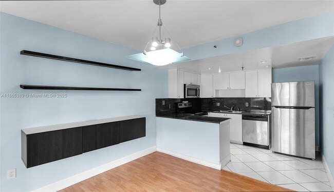 Building Photo - 10661 SW 108th Ave