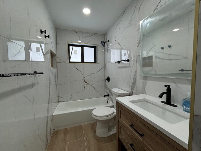 Foto del edificio - 3609 SW 23rd St