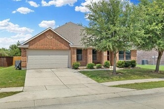 Building Photo - 5640 Lincolnwood Dr