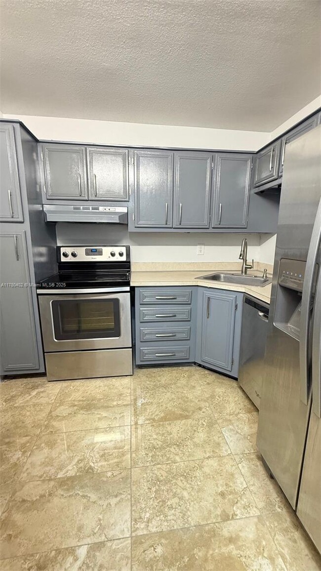 Building Photo - 8400 Lagos De Campo Blvd