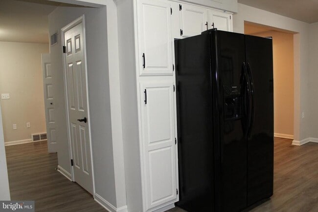 Building Photo - 2103 Foxfire Dr
