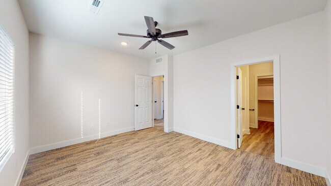 Foto del edificio - 15698 E 21st St N
