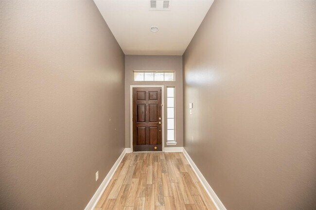 Foto del edificio - 20243 Benton Springs Ln